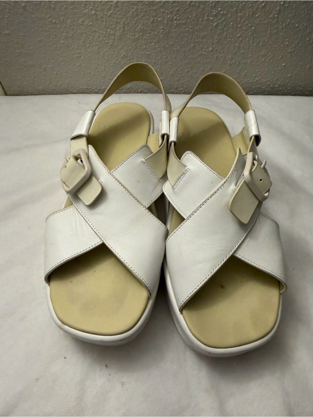 4ccccees Ladies' White Cross-Band Slingback Sandals with Buckle, pre-owned, SZ 7